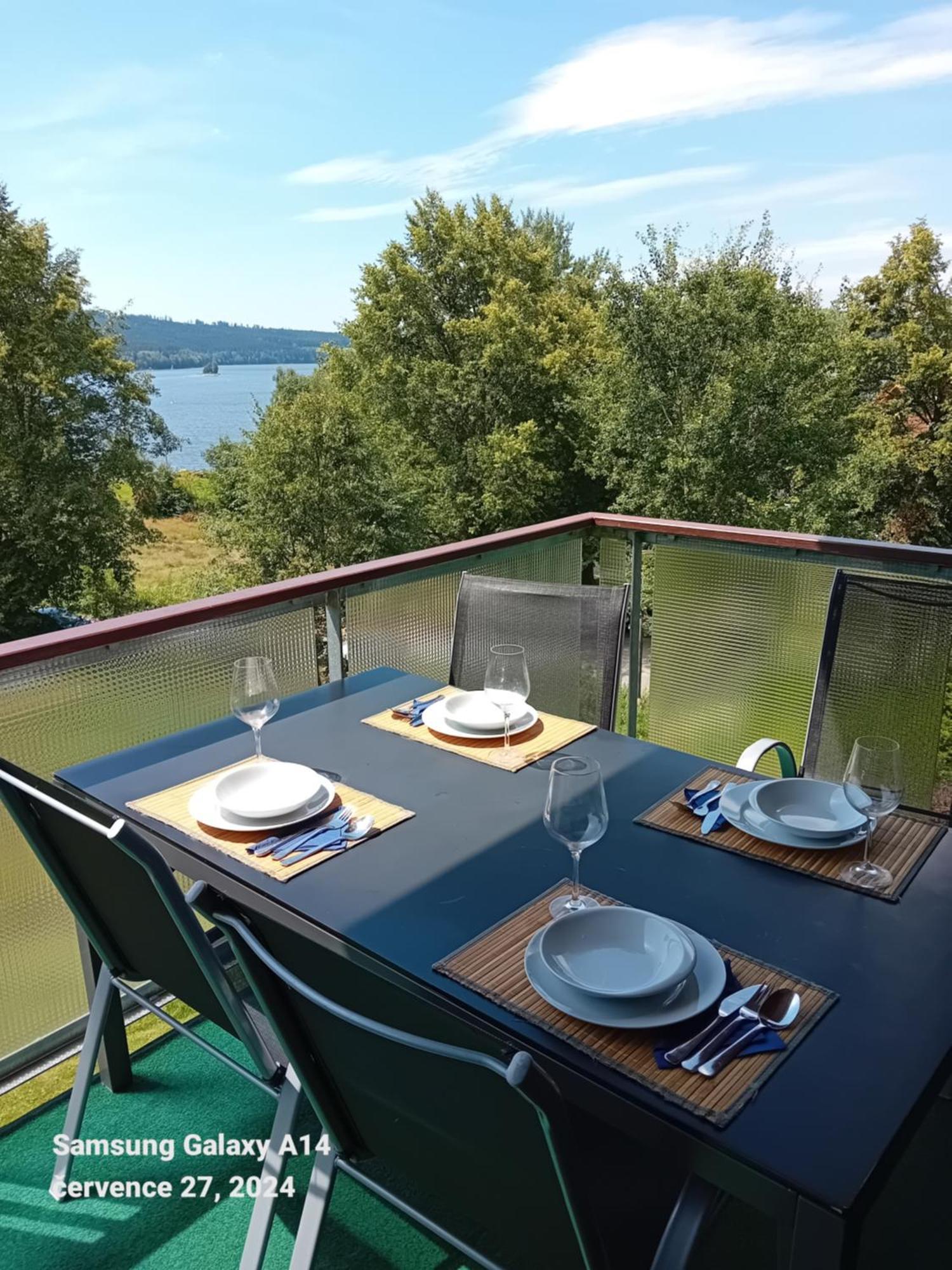 Apartman Lipno A12 Lipno nad Vltavou Exterior photo
